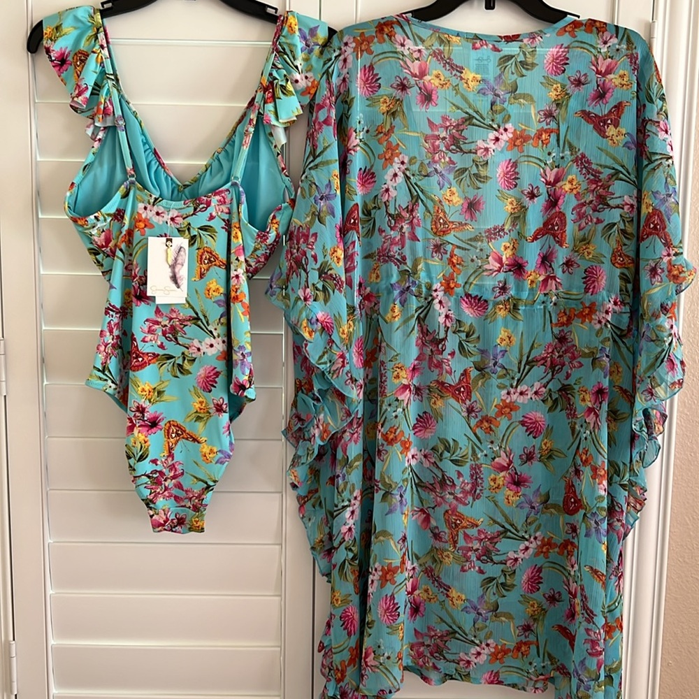 Jessica Simpson Swimsuit and Coverup - Picture 5 of 9